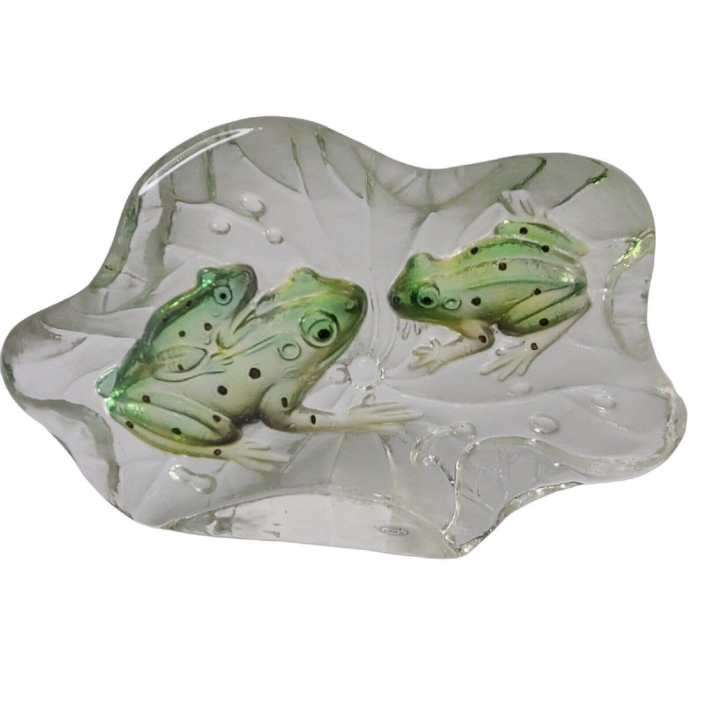 Vintage Green‎ Leopard Frogs on Lilly Pad Art Glass Paperweight Room Decor